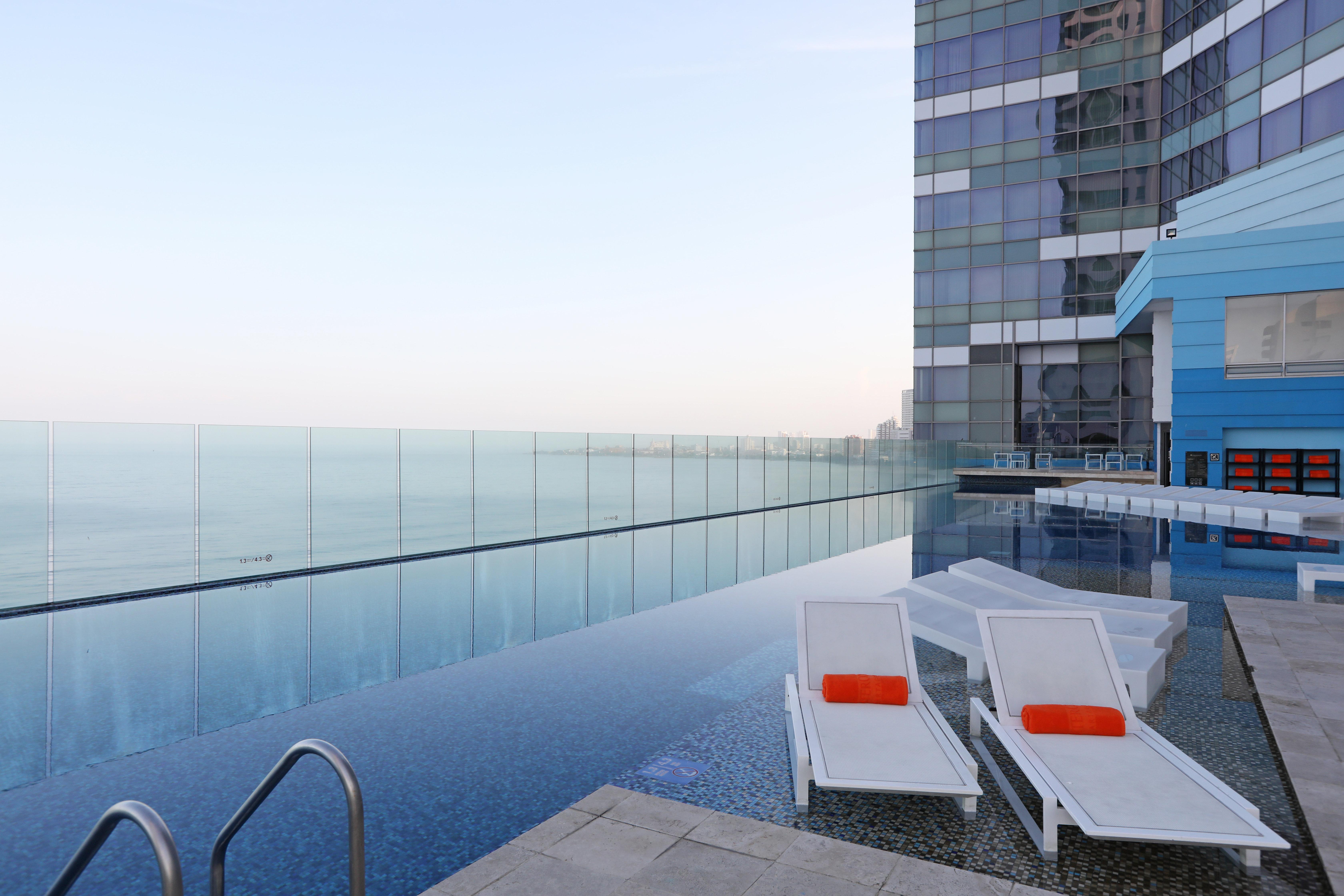 Hotel Intercontinental Cartagena By Ihg Exterior foto Infinity pool at the hotel